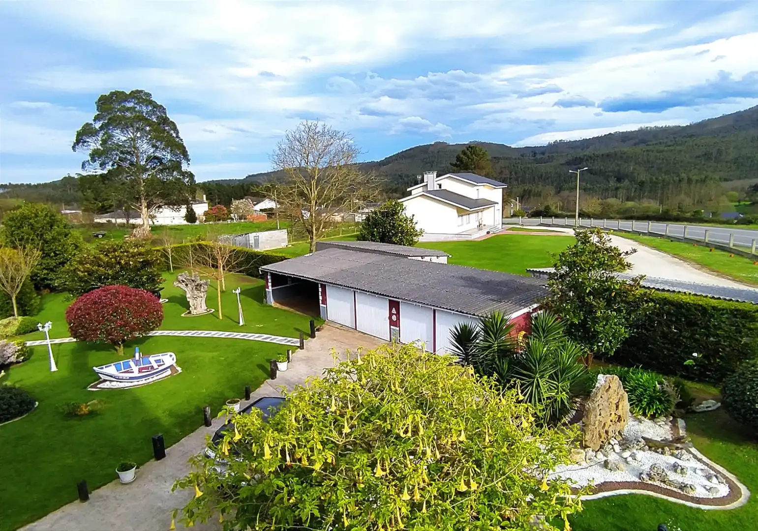 Vista exterior de Casa adosada en venta en Foz con Calefacción, Jardín privado y Terraza