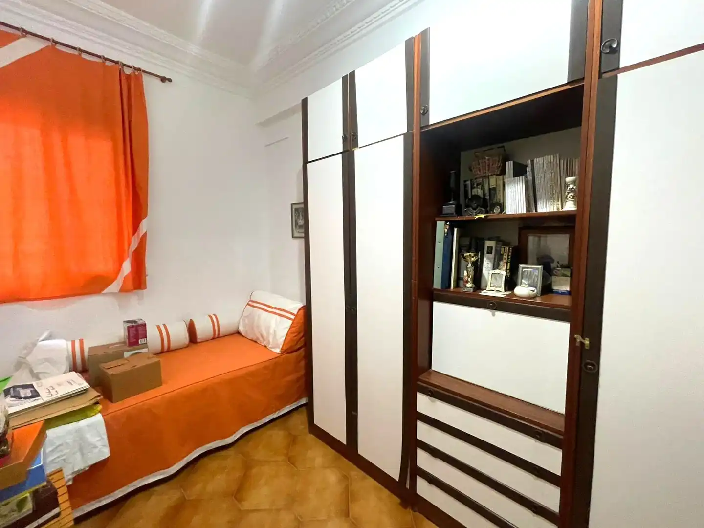 Habitación de Piso en venta en Valencia con Amueblado