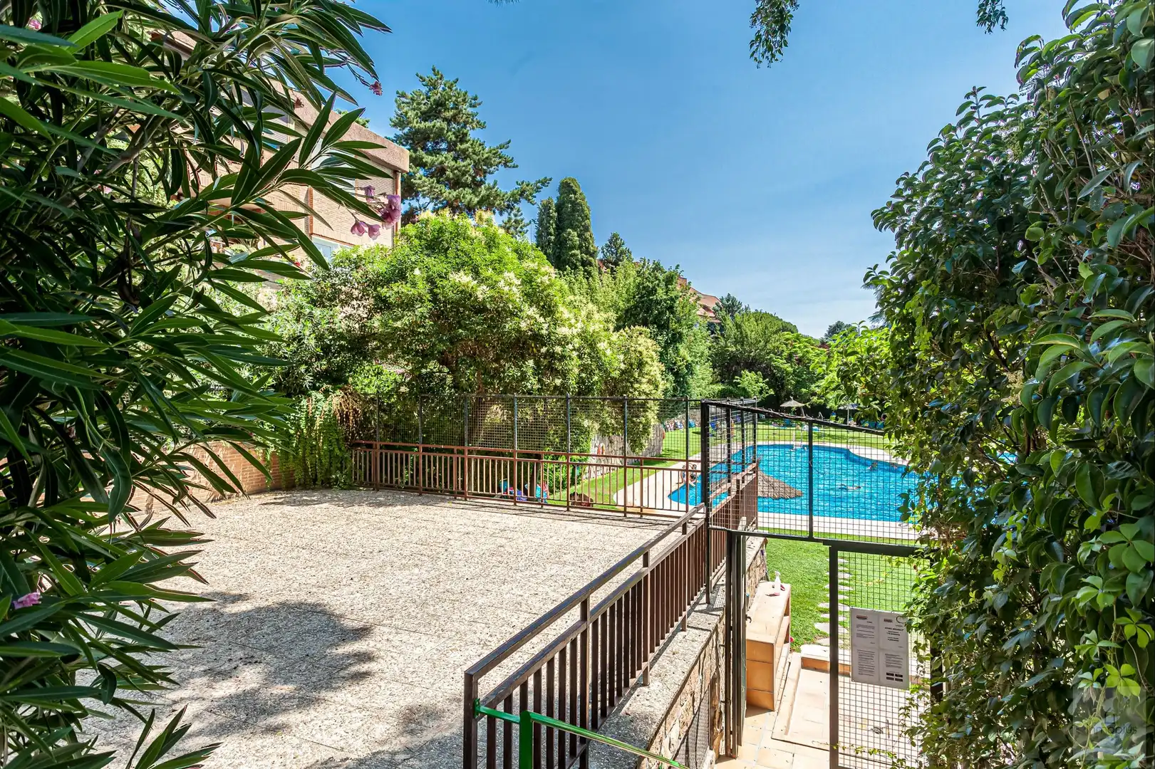 Piscina de Pis en venda en Majadahonda amb Terrassa, Traster i Piscina