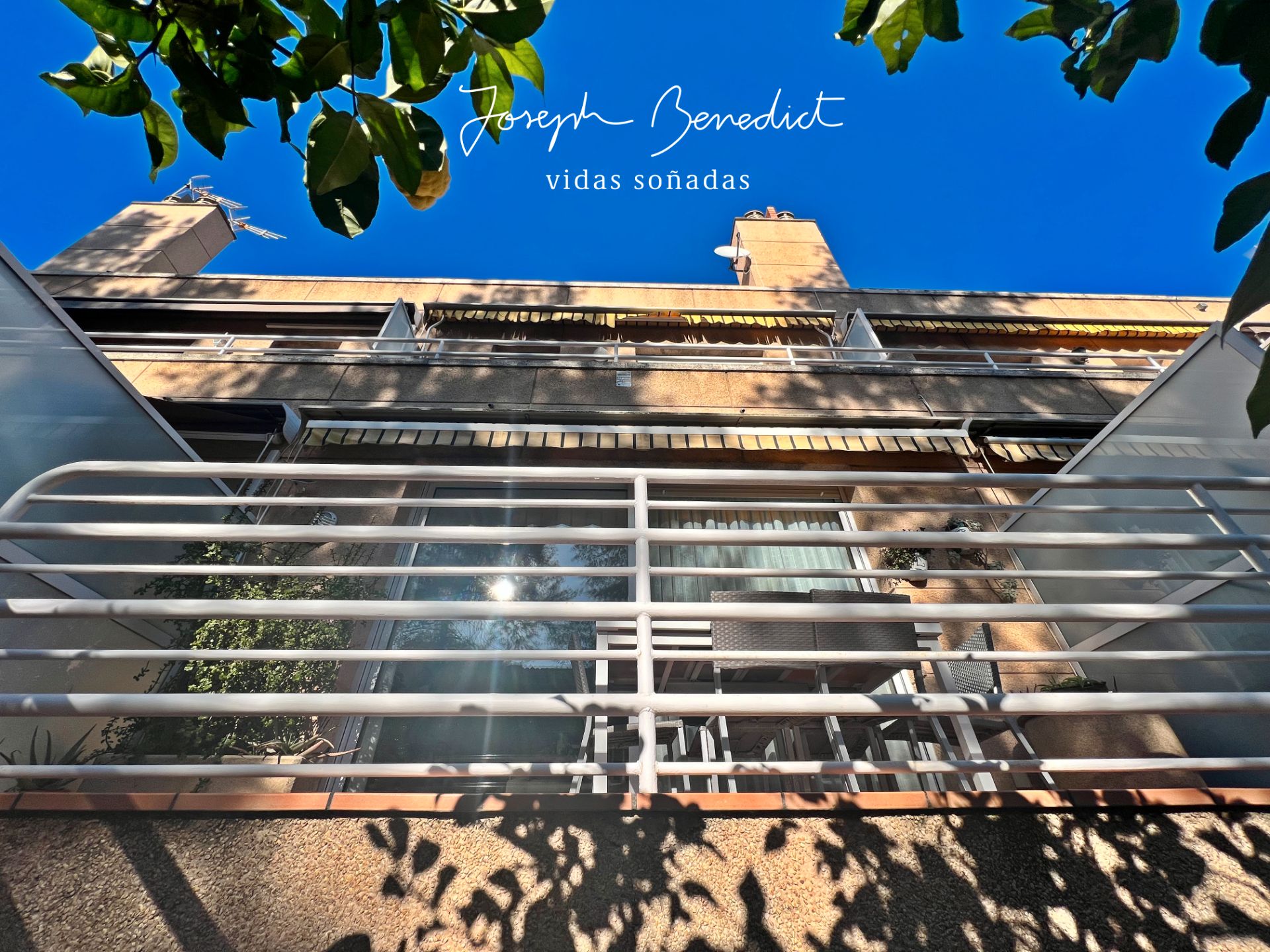 Vista exterior de Casa o xalet en venda en Castelldefels amb Aire condicionat, Calefacció i Jardí privat