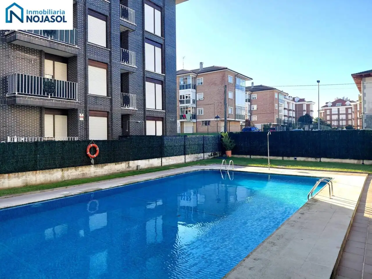 Piscina de Apartamento en venta en Ris