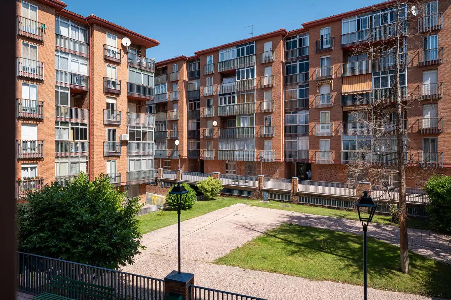 Vista exterior de Piso de alquiler en Ávila con Calefacción y Amueblado