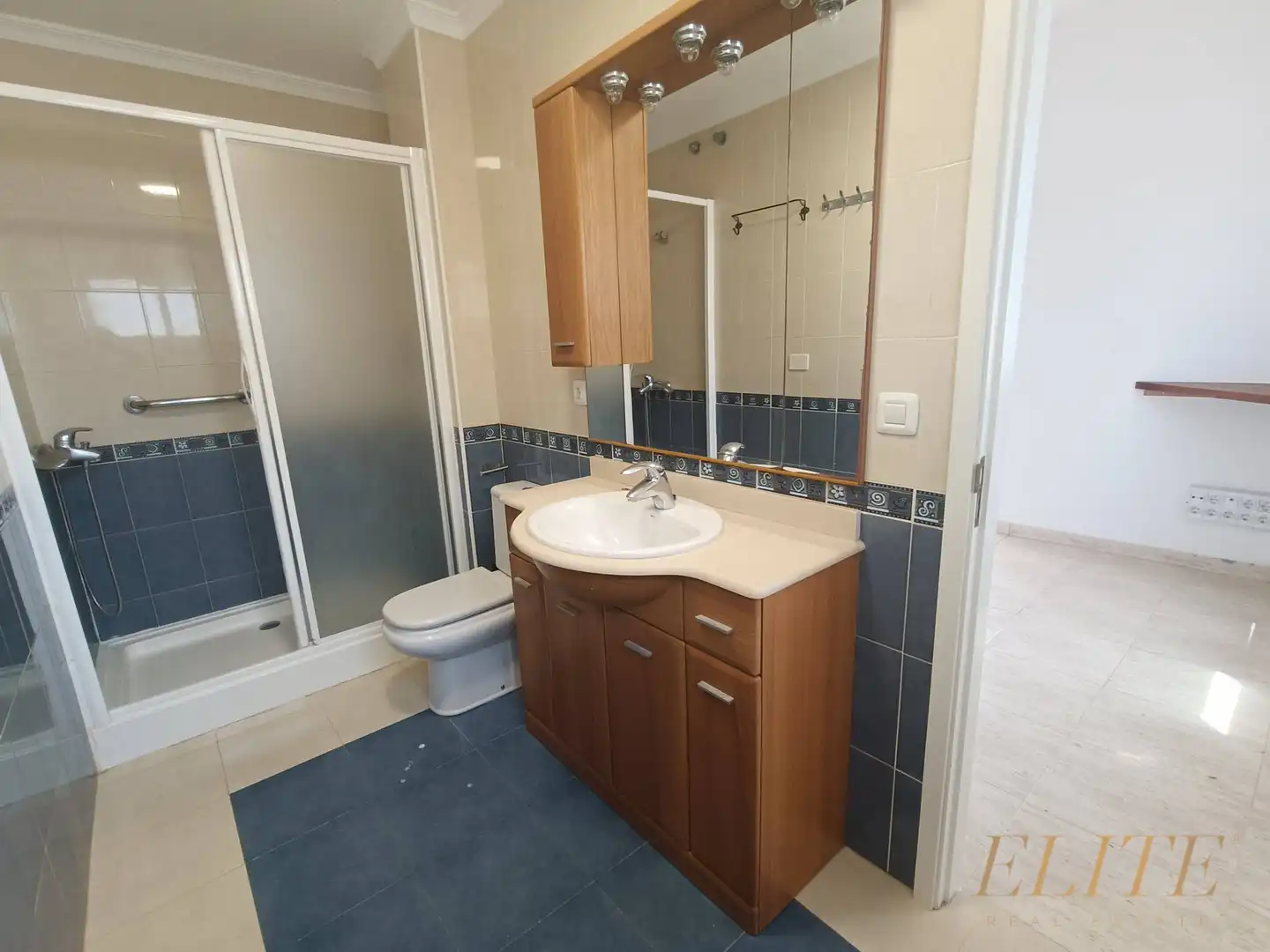 Baño de Piso en venta en Isleta - Puerto - Guanarteme