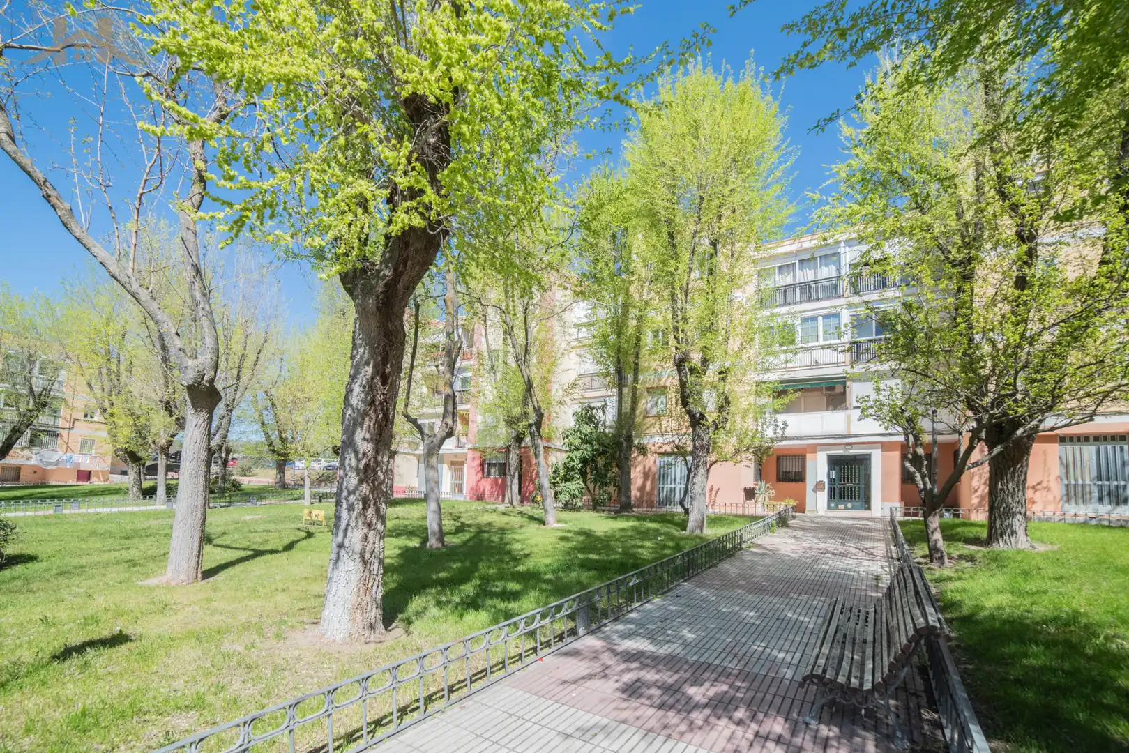 Vista exterior de Piso en venta en Villaviciosa de Odón con Calefacción y Terraza
