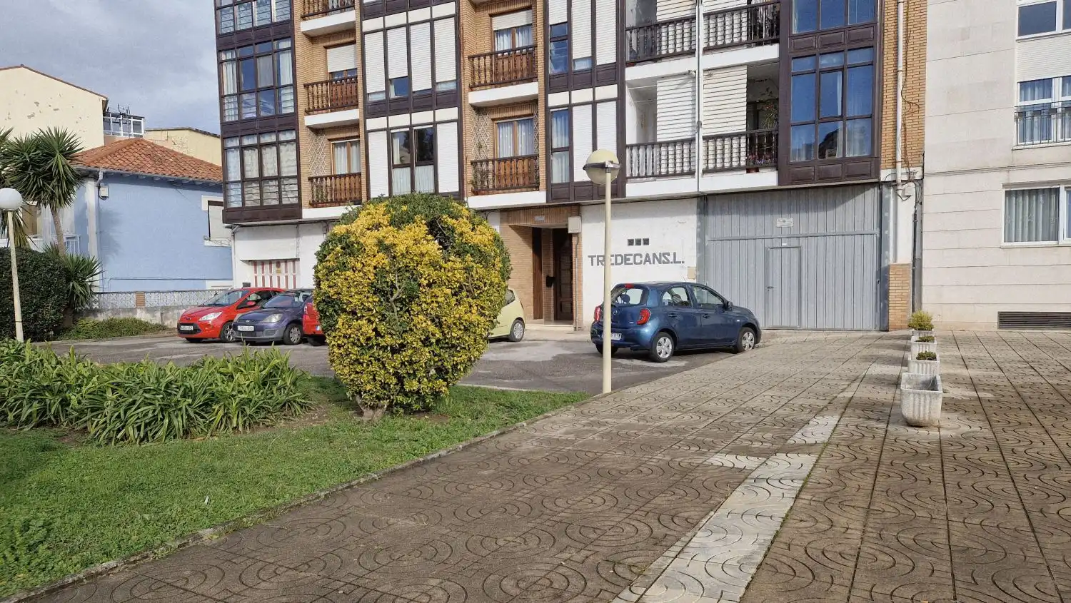 Parking of Commercial properties for sale in Torrelavega 