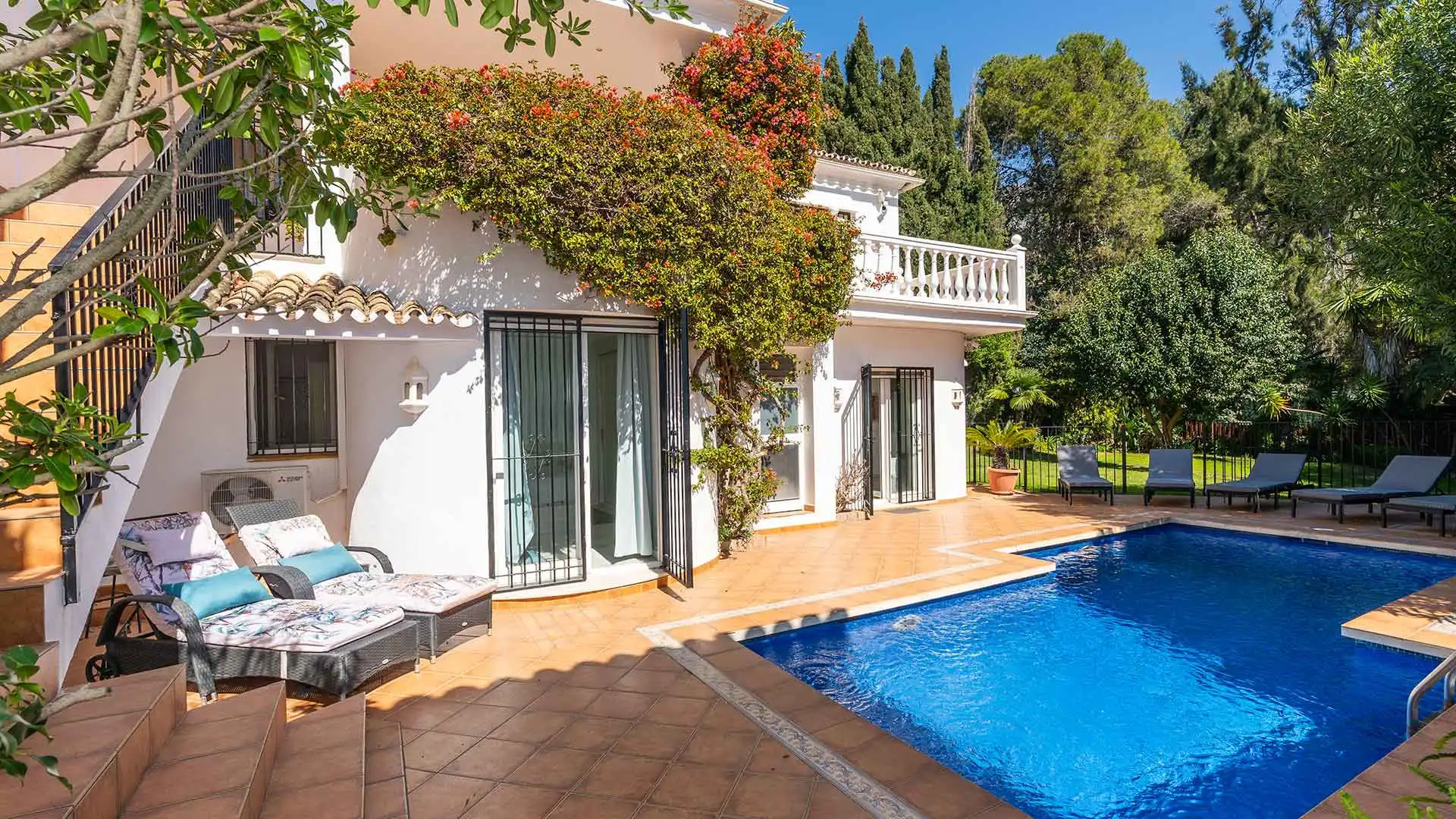 Jardí de Casa o xalet en venda en Marbella amb Aire condicionat, Jardí privat i Terrassa