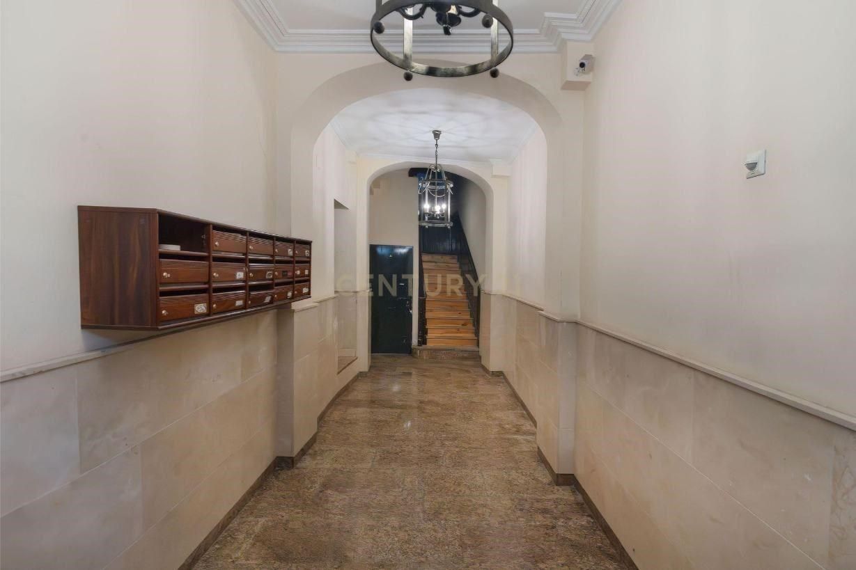 Flat for sale in  Madrid Capital  with Air Conditioner and Furnished