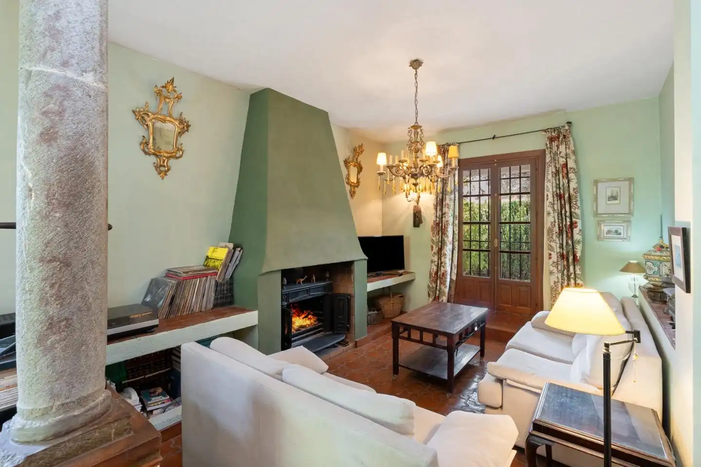 Sala de estar de Casa o chalet en venta en Granada con Jardín privado, Terraza y Balcón