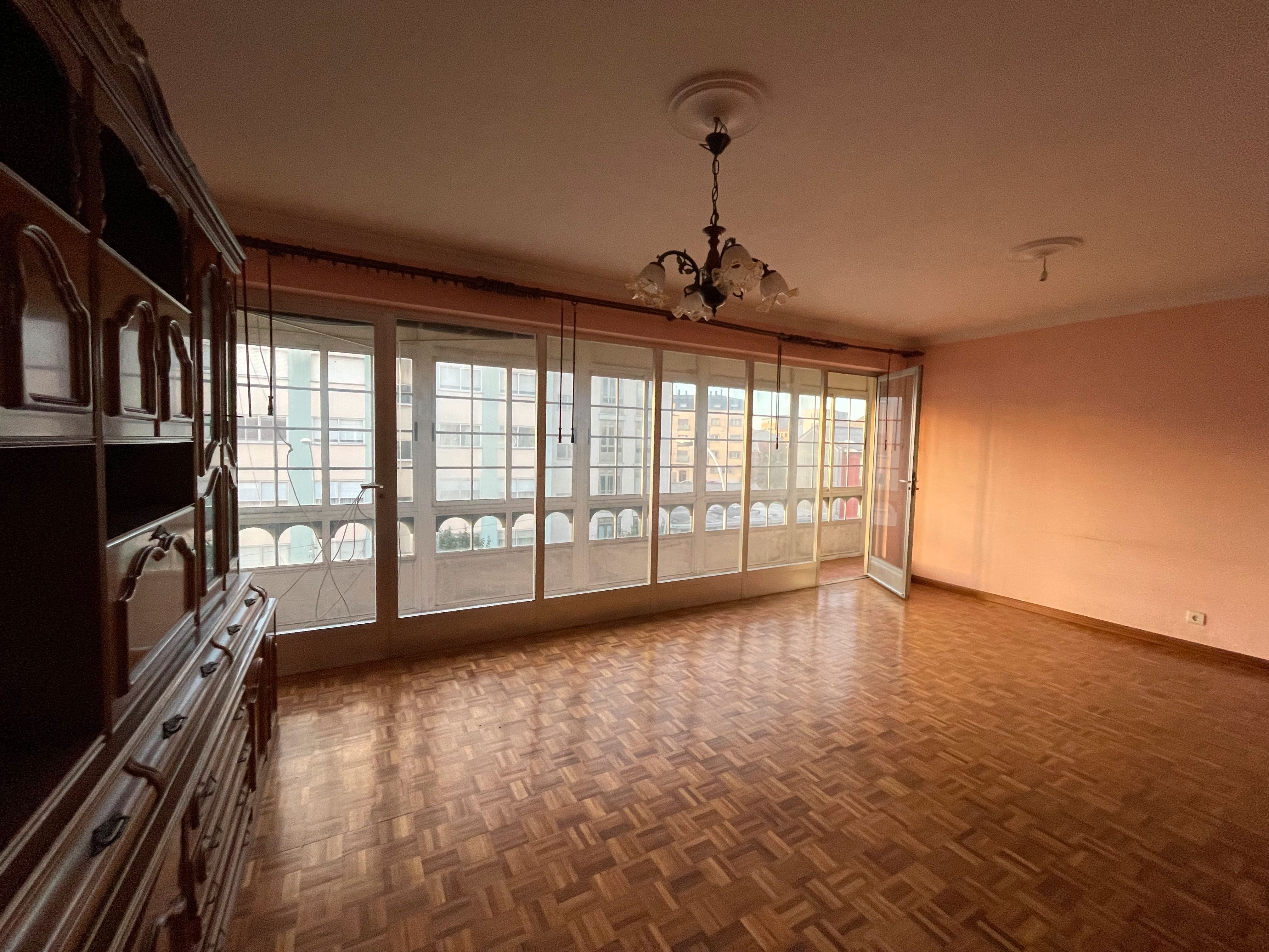 Flat for sale in Estrada Castelao, Piñeiros- Freixeiro