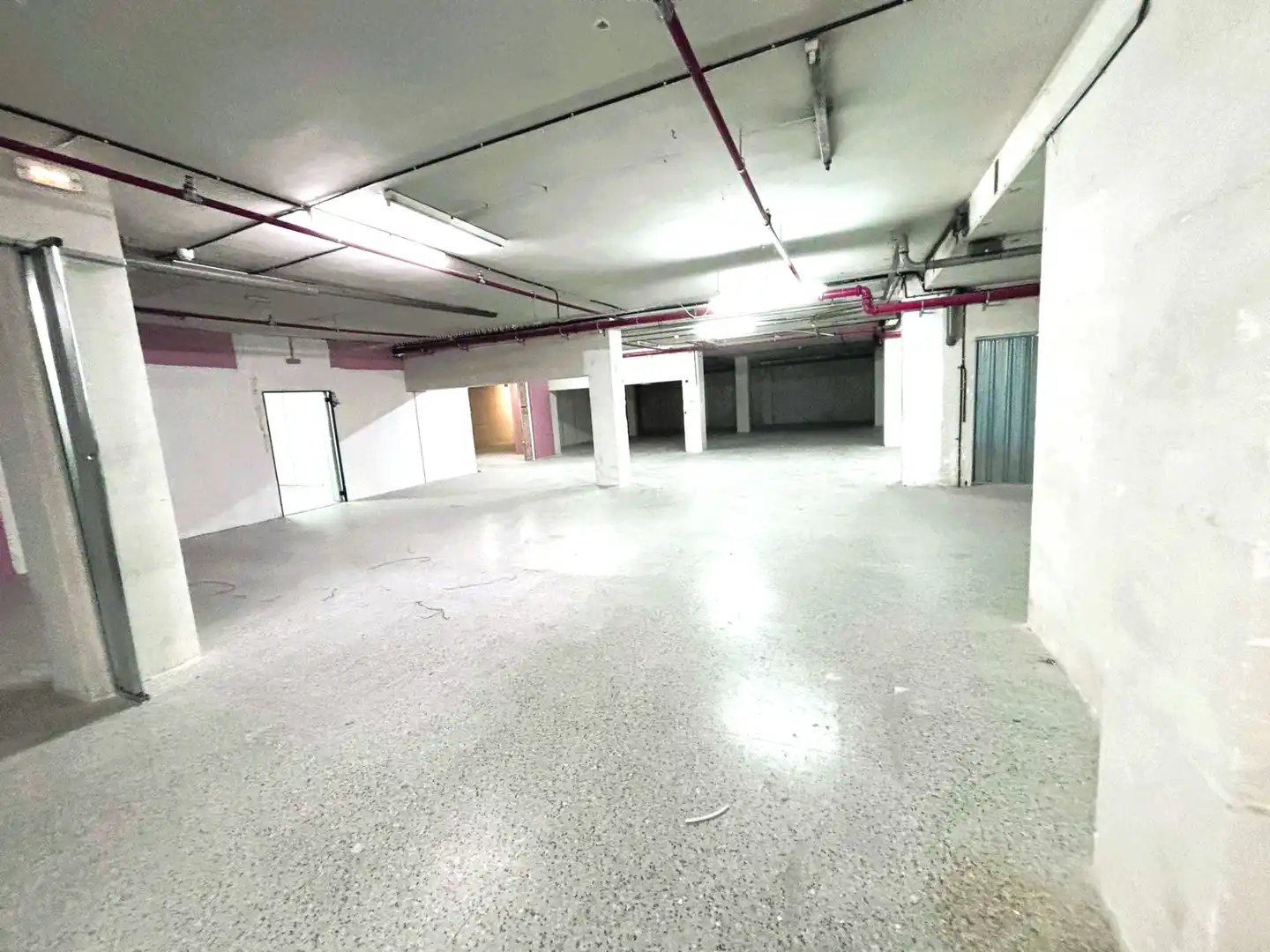 Local de alquiler en L'Hospitalet de Llobregat con Alarma