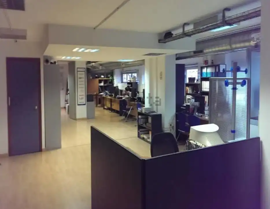 Büro zum Verkauf in Barcelona mit Klimaanlage und Heizung