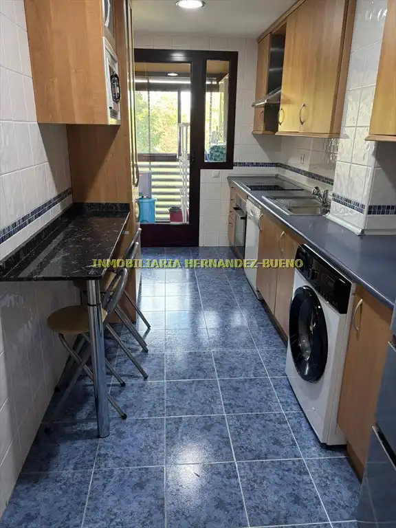 Kitchen of Flat for rent in Salamanca  with Heating, Furnished and Balcony