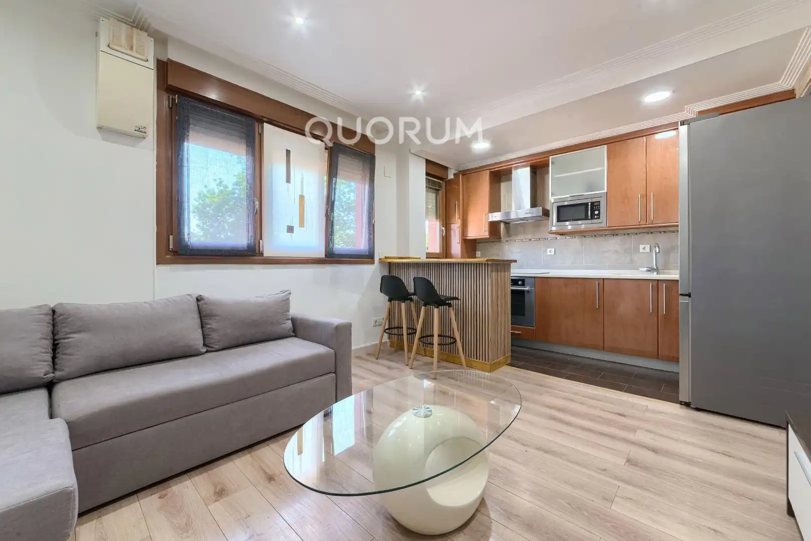 Sala d'estar de Pis en venda en Basauri  amb Moblat