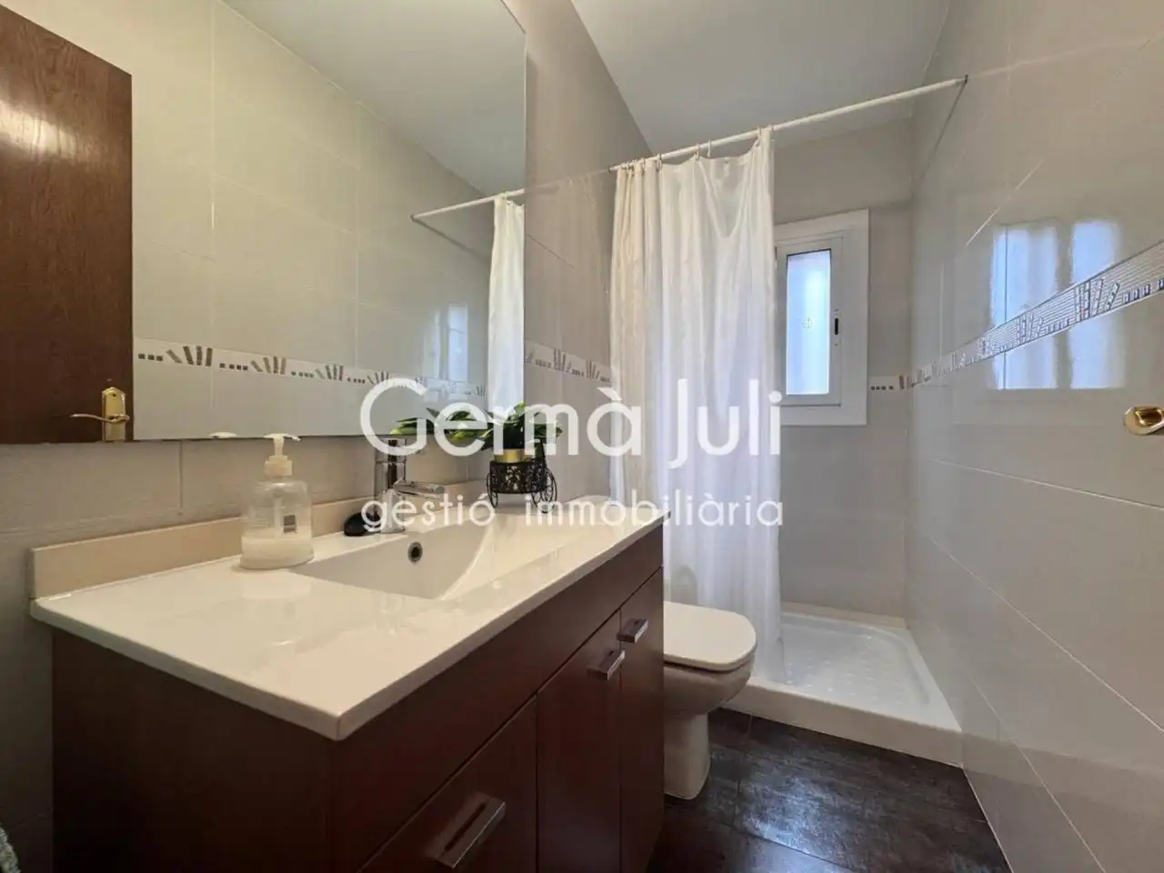 Bathroom of Houses for sale in Badalona  with Heating, Private garden and Terrace