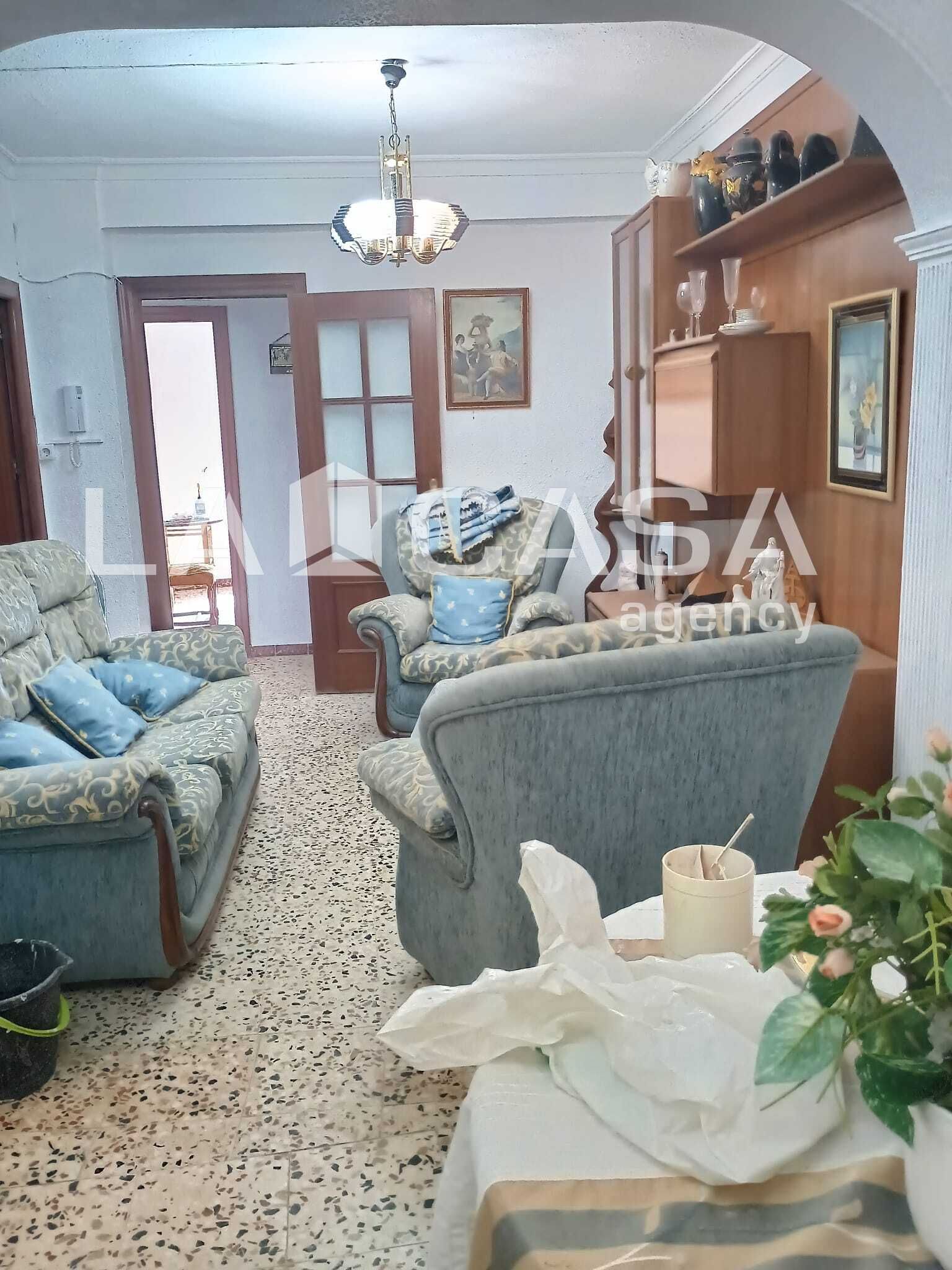 Sala d'estar de Casa o xalet en venda en Algeciras amb Terrassa i Balcó