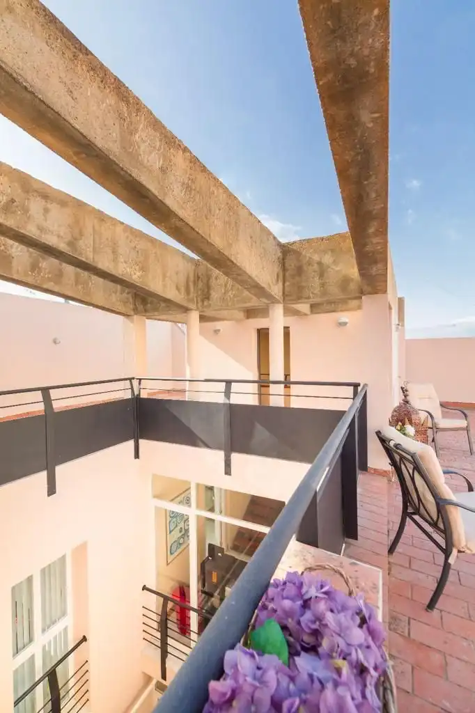 Terrassa de Casa o xalet de lloguer en Algeciras amb Aire condicionat i Moblat