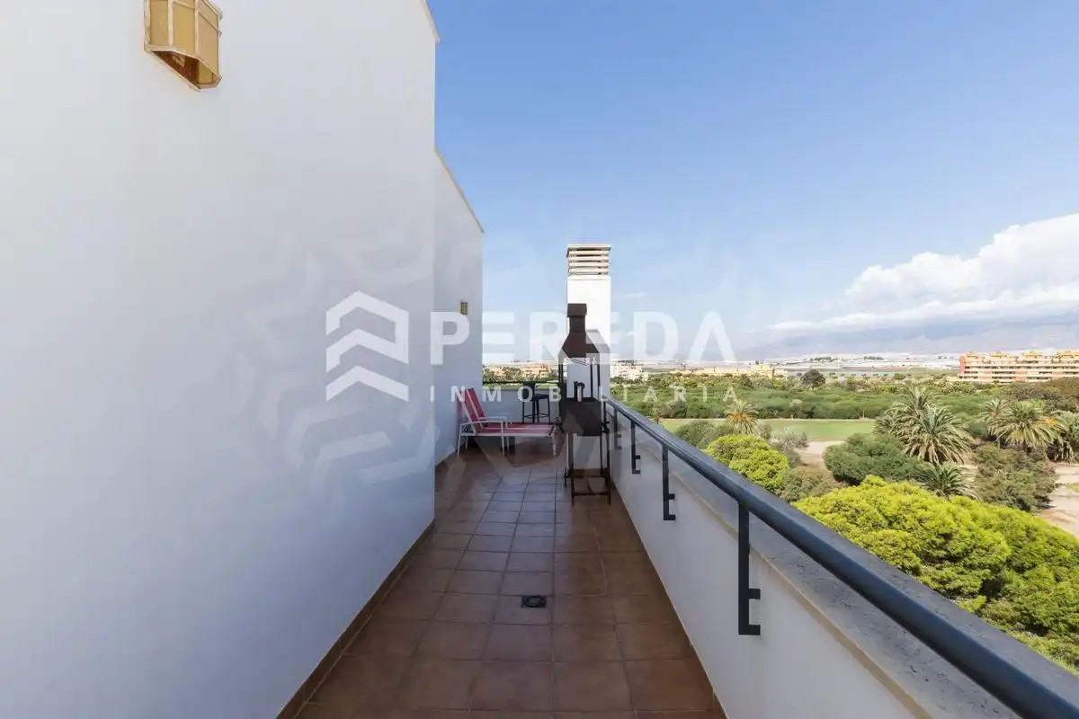 Terrasse von Dachboden zum Verkauf in Roquetas de Mar mit Privatgarten, Terrasse und Abstellraum