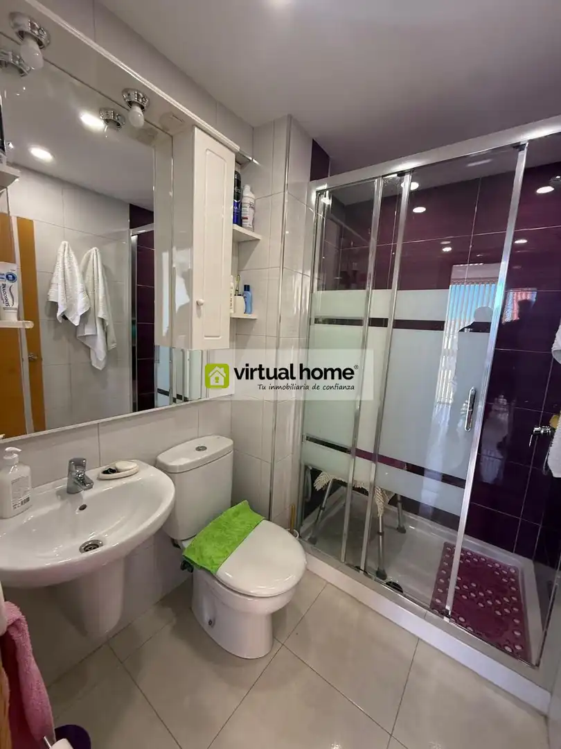 Baño de Piso en venta en Benidorm con Aire acondicionado, Terraza y Amueblado