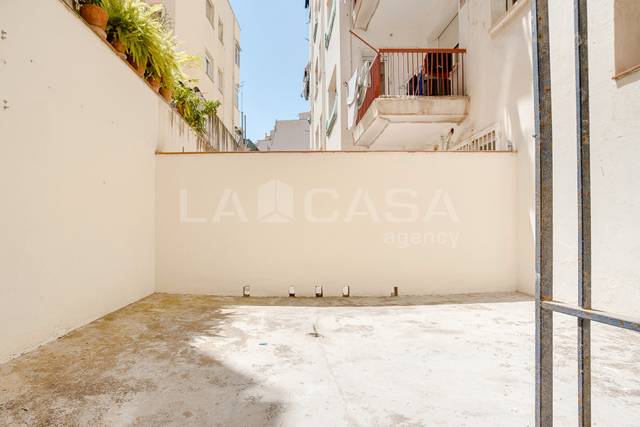 Local comercial en Venta en Avinguda de Josep Tarradellas i Joan en Centre