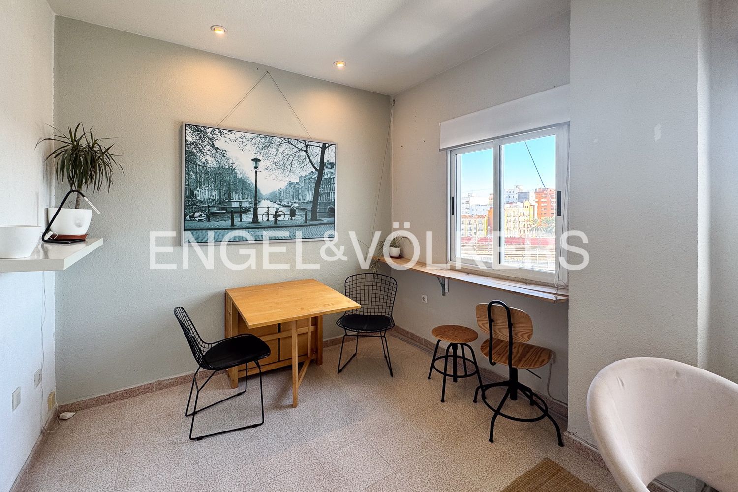 Menjador de Apartament de lloguer en  Valencia Capital amb Calefacció, Moblat i Balcó