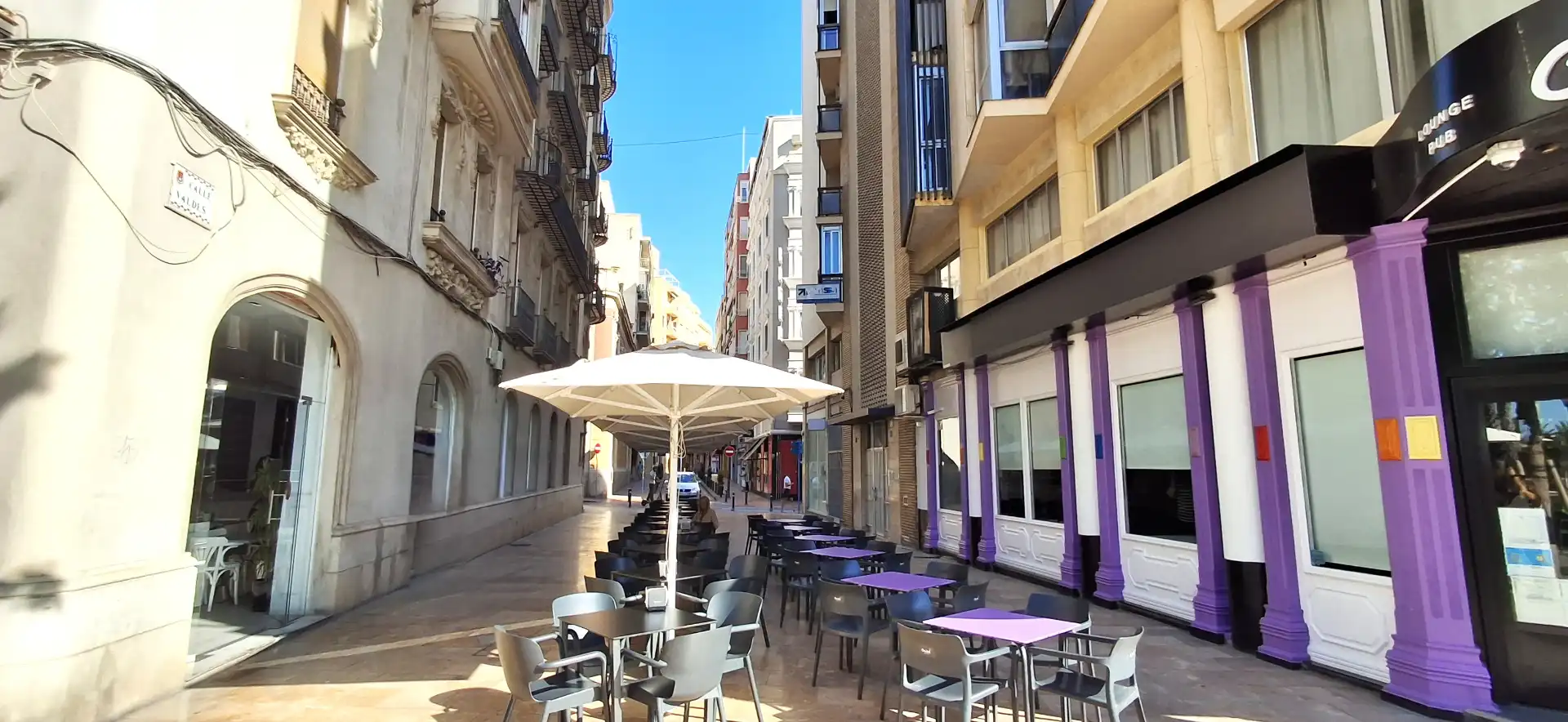 Piso con terraza en venta en Calle Valdés