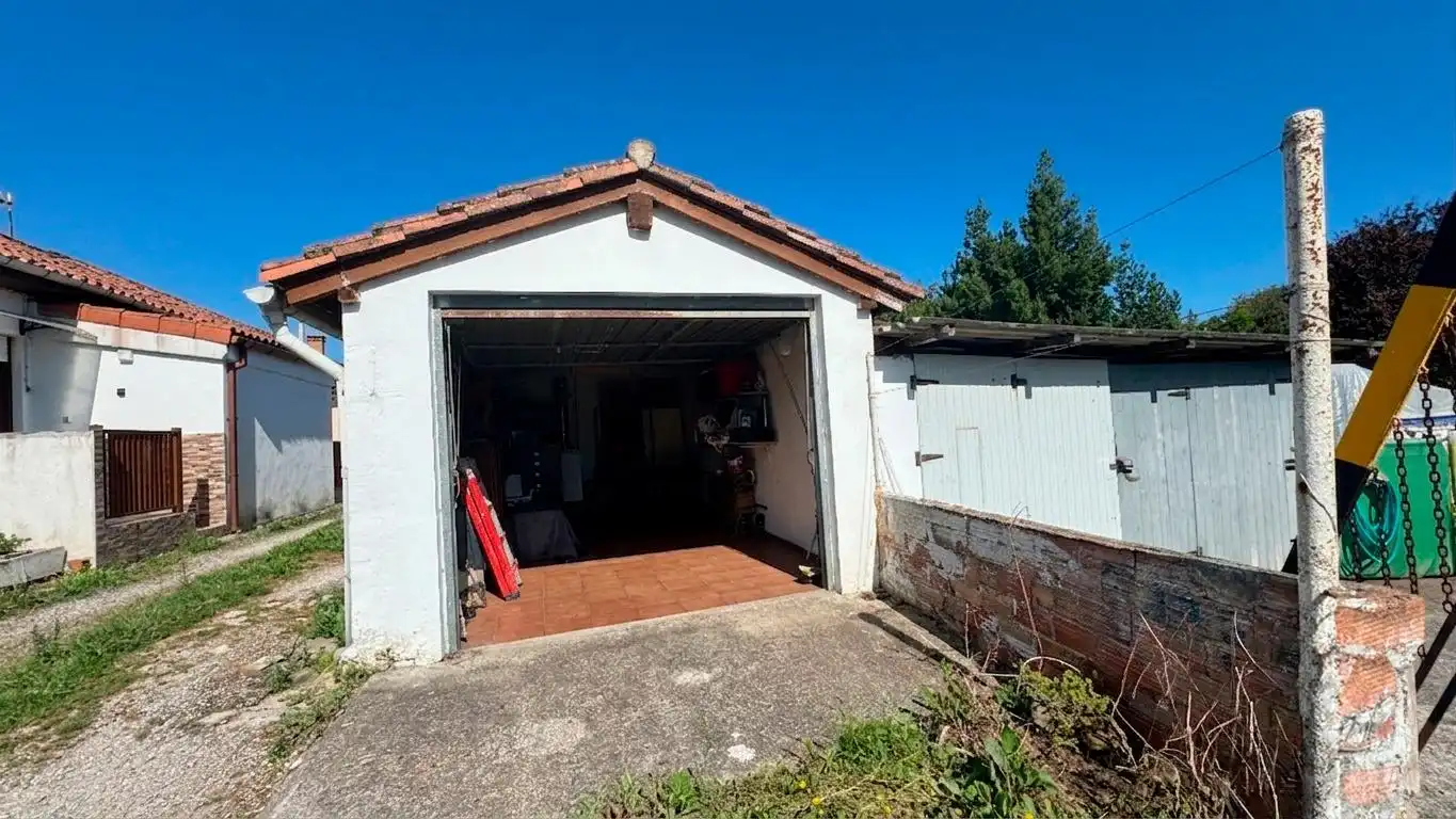 Vista exterior de Casa adosada en venta en Santillana del Mar con Calefacción, Jardín privado y Terraza