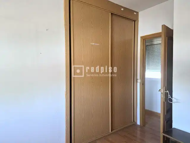 Dormitori de Casa o xalet en venda en Yeles amb Jardí privat
