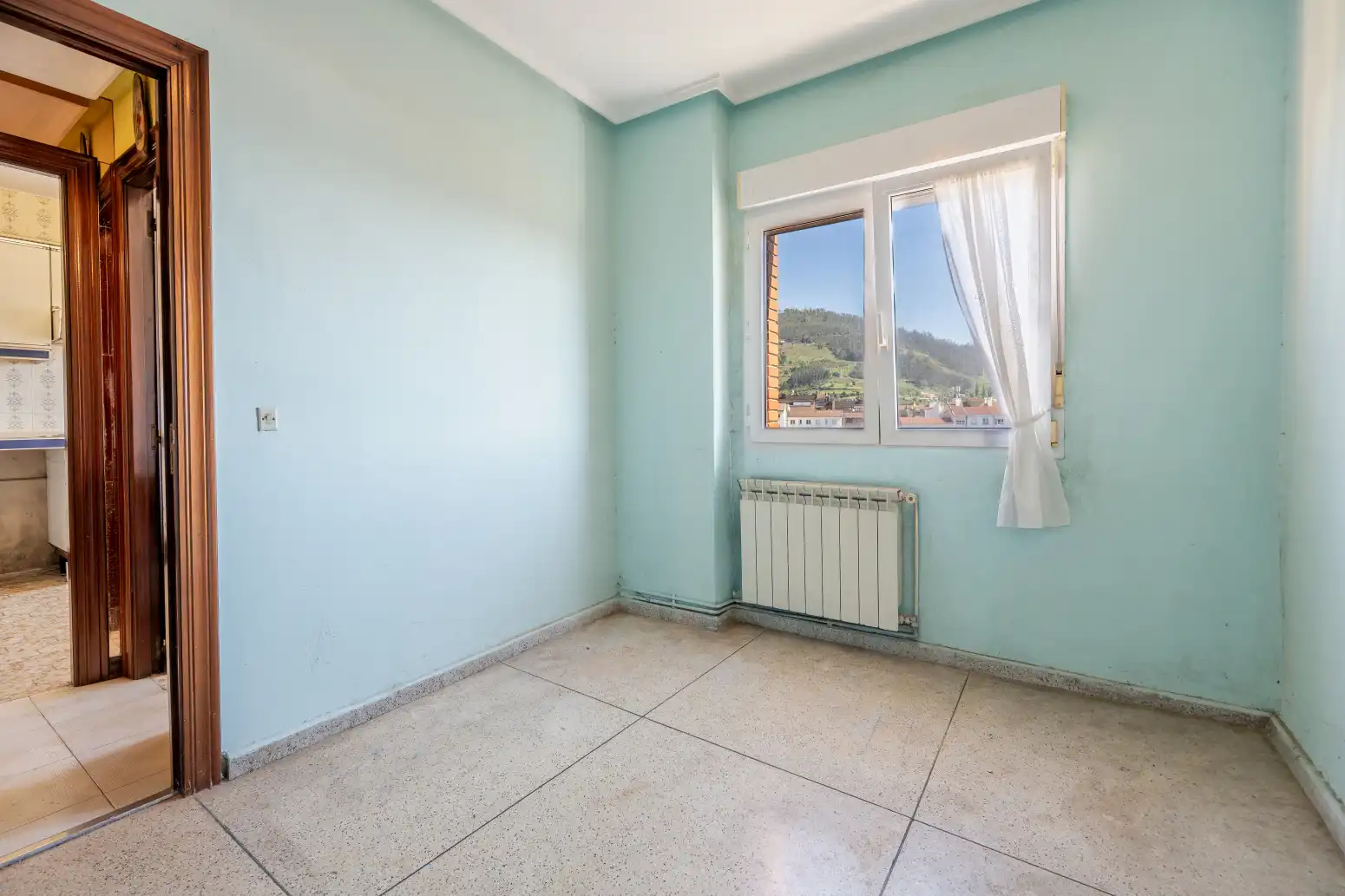 Habitación de Piso en venta en Oviedo  con Calefacción, Parquet y Trastero