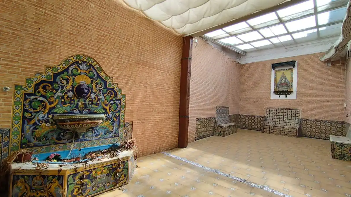 Houses for sale in Sevilla  with Air Conditioner, Terrace and Balcony