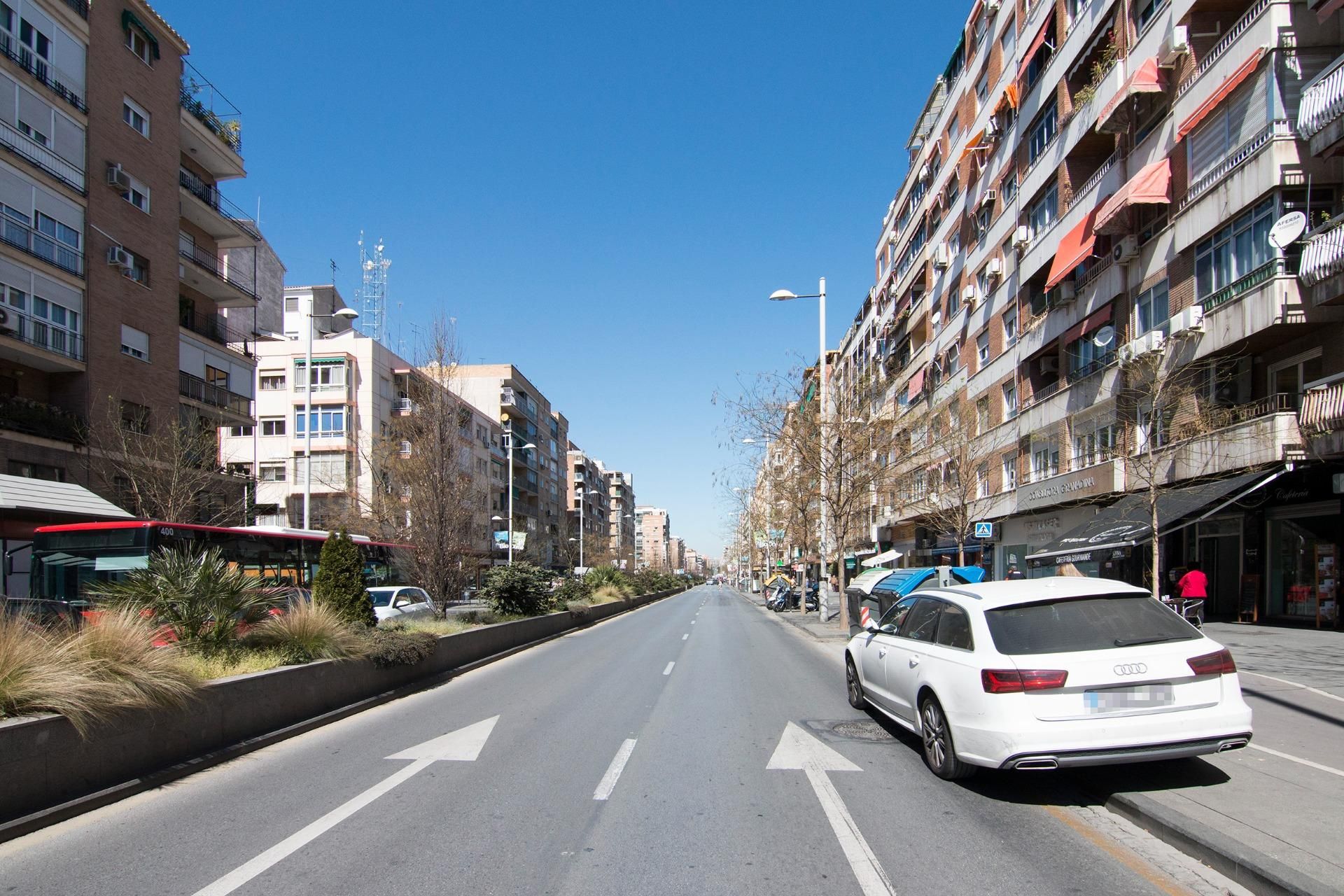 Vista exterior de Piso en venta en  Granada Capital con Calefacción, Trastero y Balcón