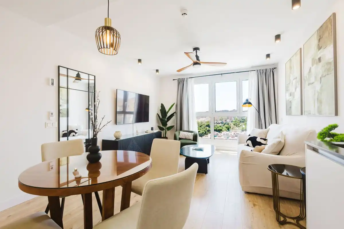 Flat with terrace to rent in Paseo Martiricos