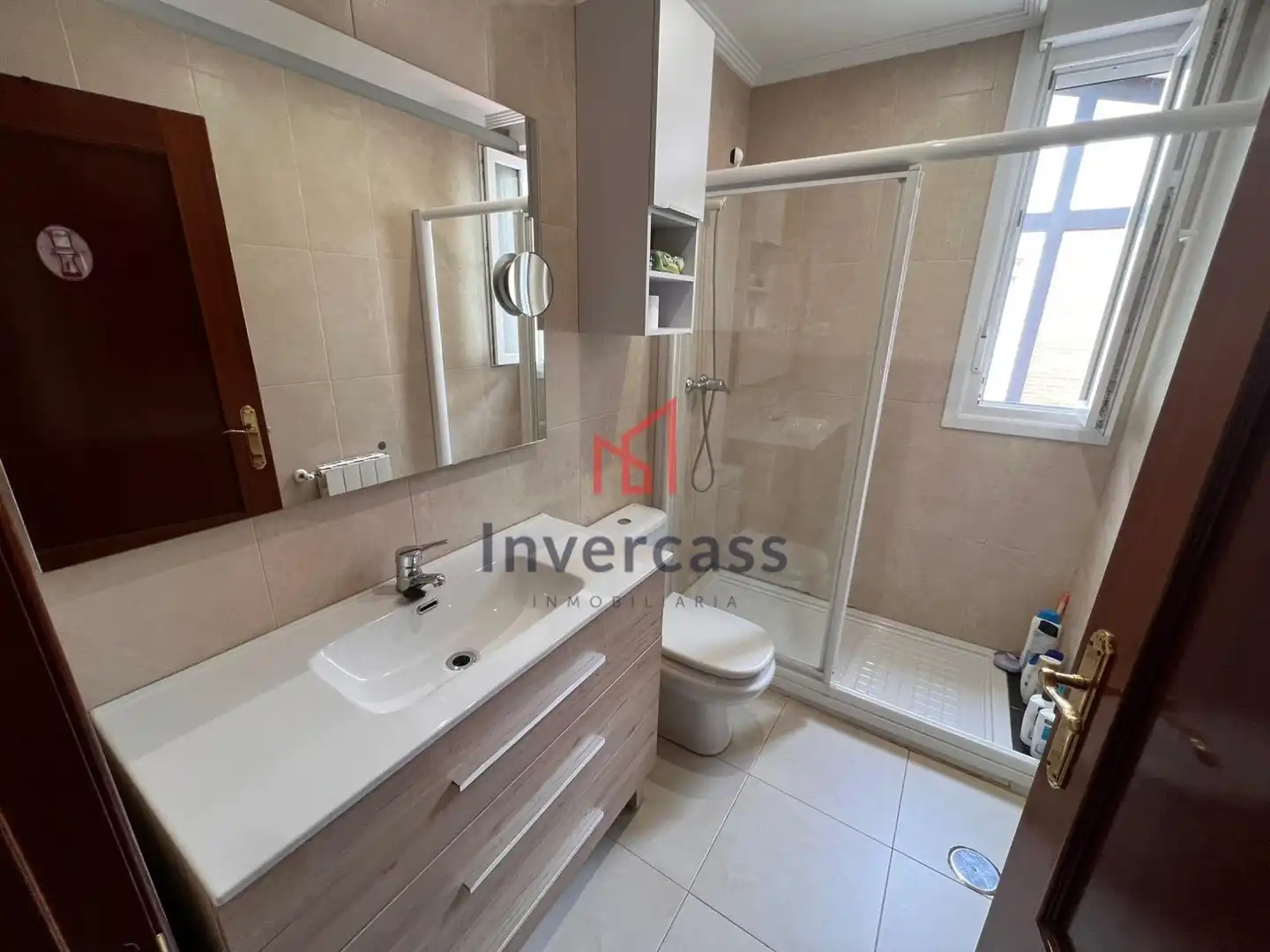Baño de Casa adosada en venta en Castro-Urdiales con Calefacción, Jardín privado y Terraza