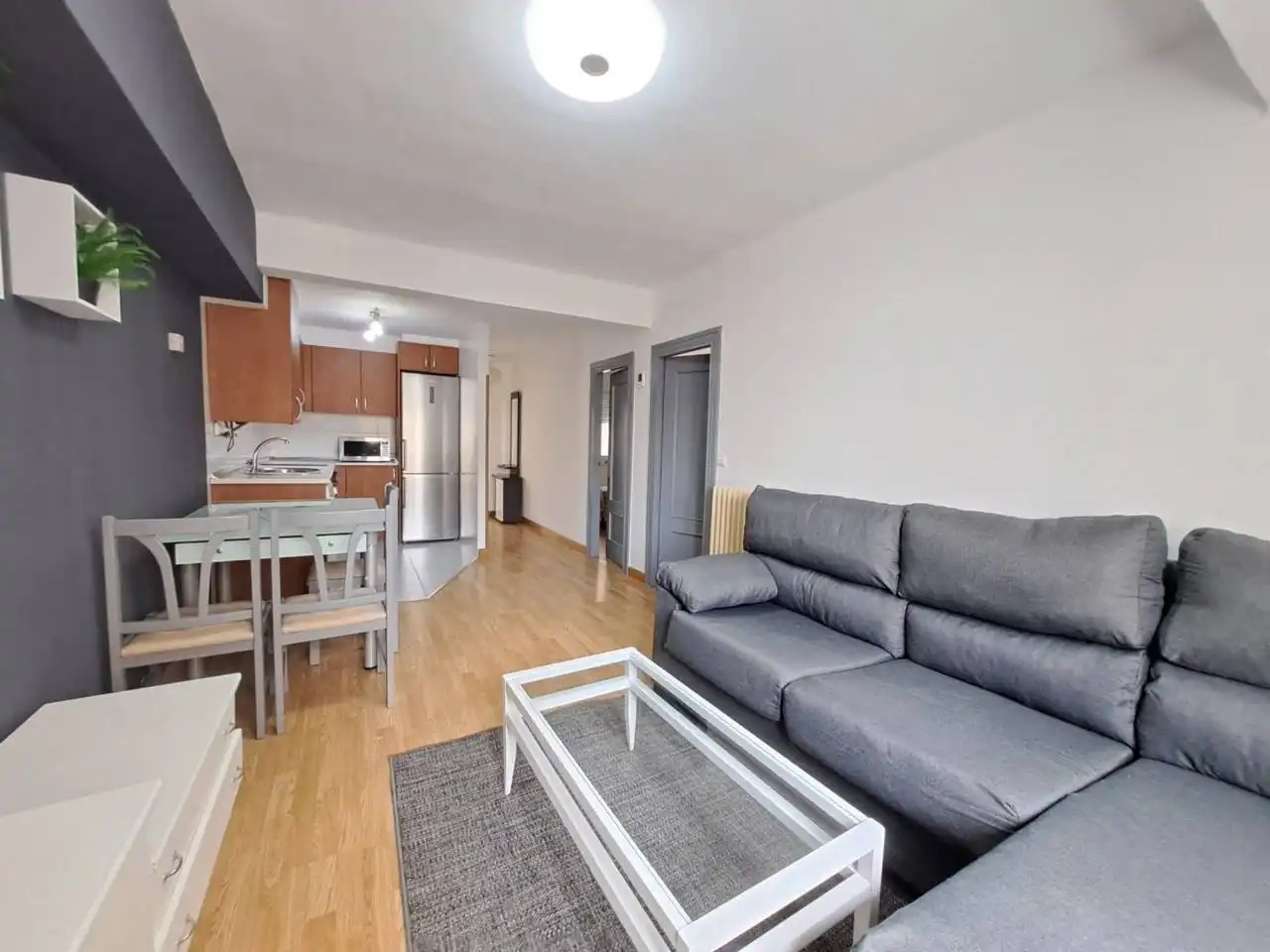 Sala d'estar de Pis en venda en Burgos amb Calefacció, Parquet i Terrassa
