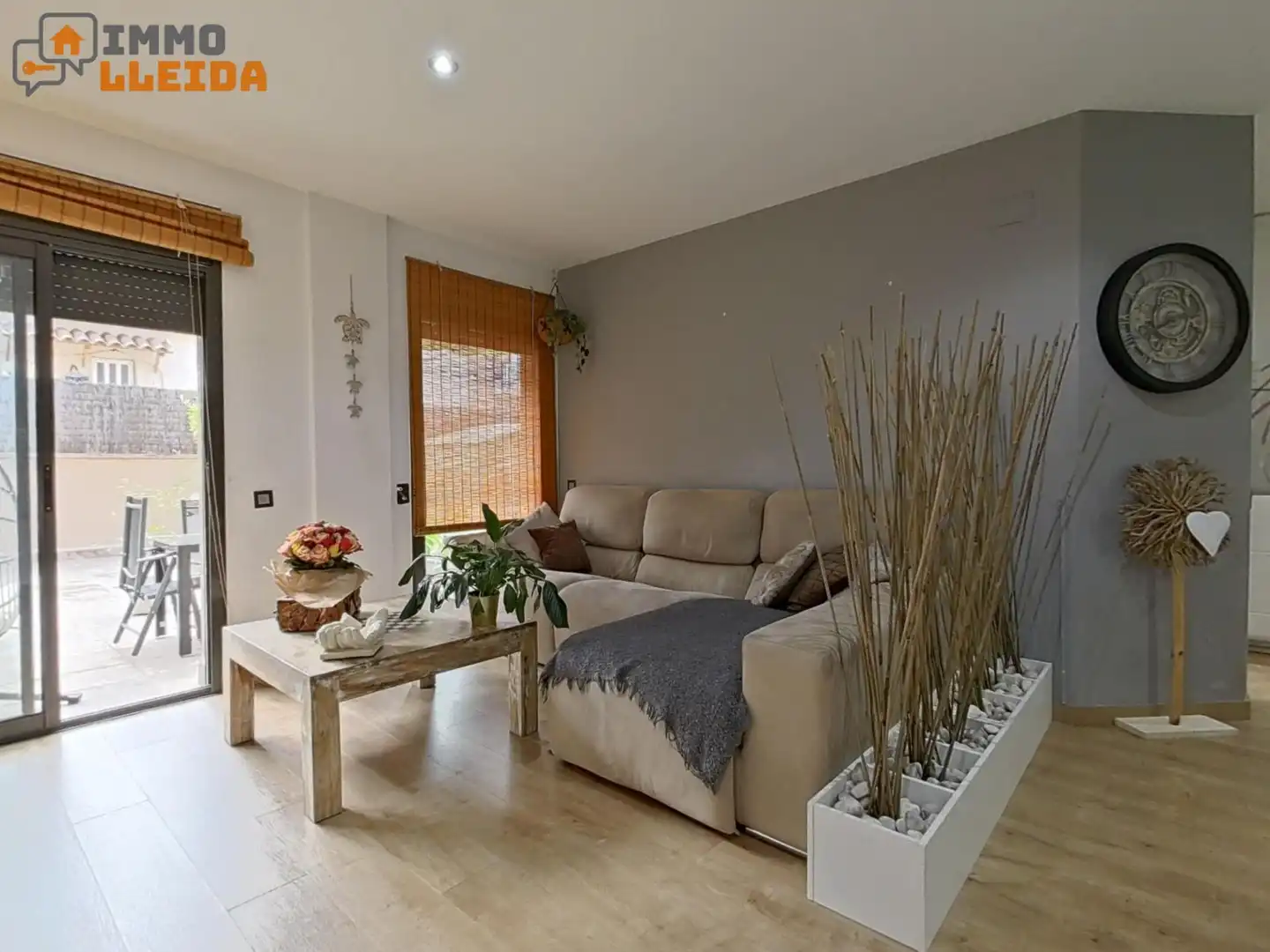 Sala d'estar de Planta baixa en venda en Cerdanyola del Vallès amb Aire condicionat, Calefacció i Terrassa