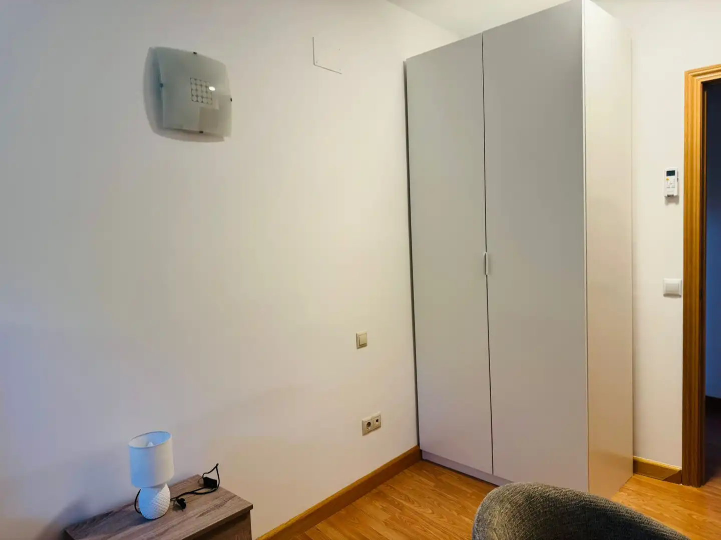 Bedroom of Duplexes for rent in Sevilla la Nueva  with Air Conditioner, Heating and Storage room