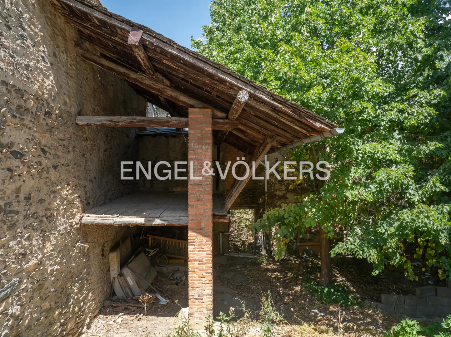Vista exterior de Residencial en venta en Alp