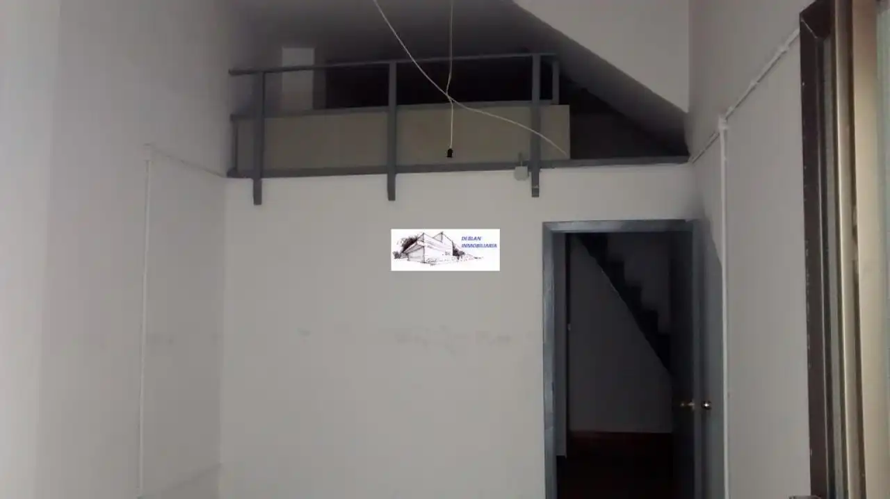 Local comercial en alquiler en Travesia Xoan, imagen 3