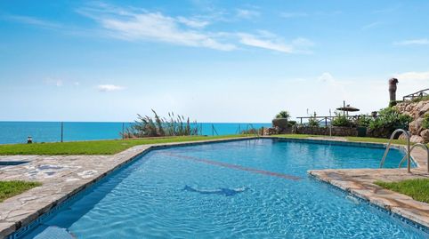 Foto 2 de Casa adosada en venda a Urbanizacion Playa de Guadalobon, 46e, Guadalobón, Estepona