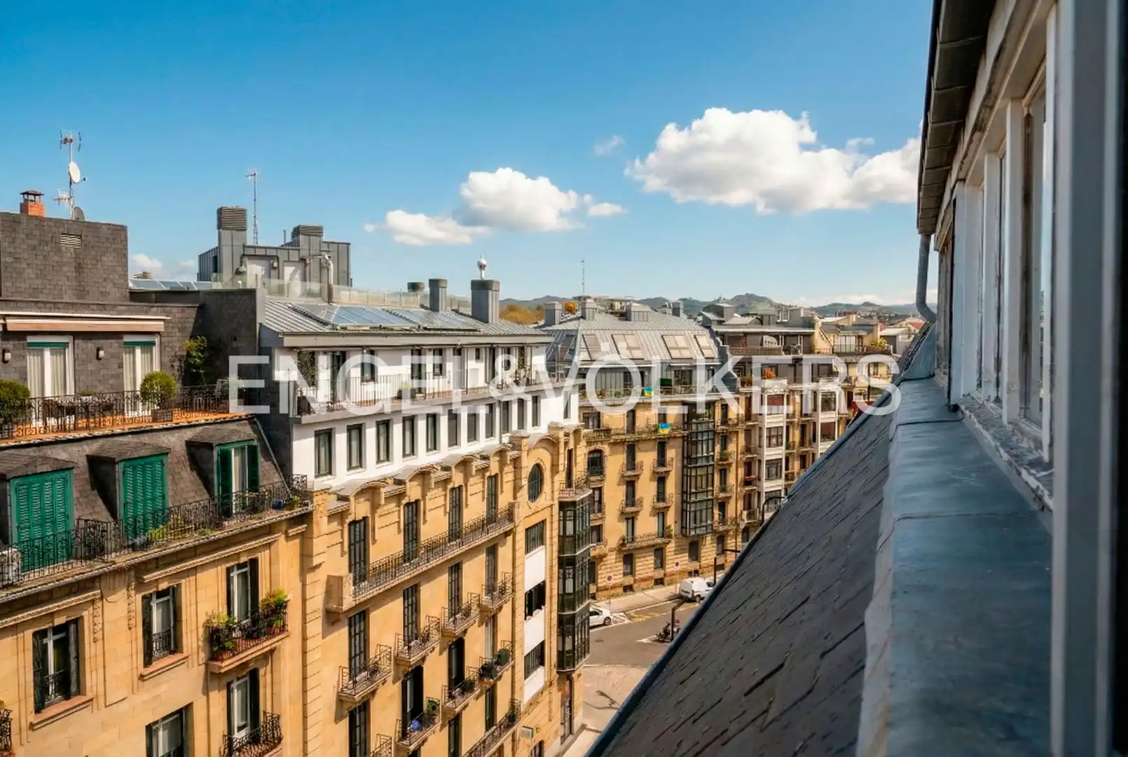 Außenansicht von Maisonette zum Verkauf in Donostia - San Sebastián  mit Heizung