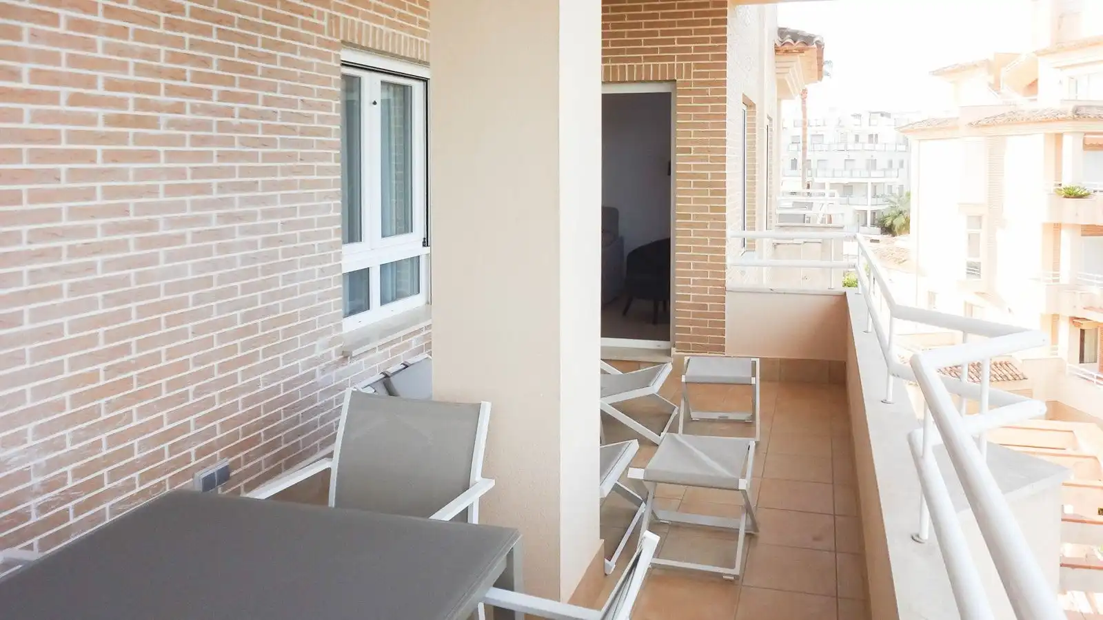Terrasse von Wohnungen zum Verkauf in Oliva mit Klimaanlage, Heizung und Terrasse
