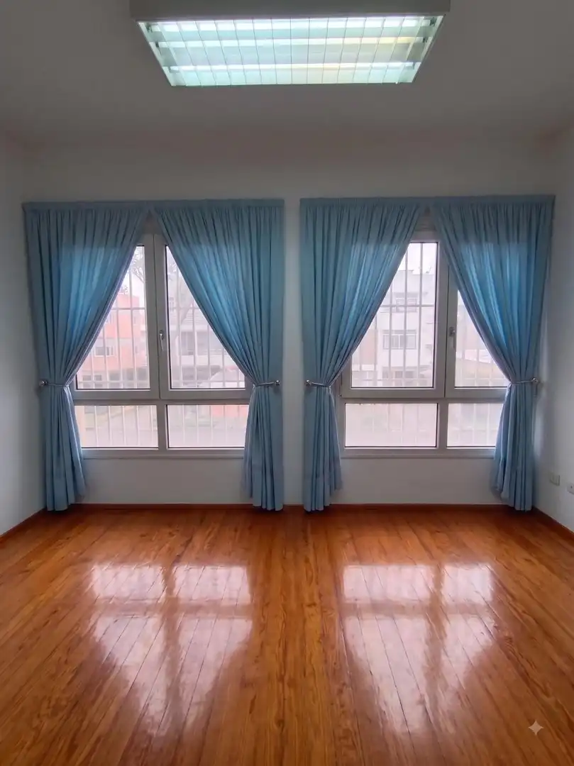 Habitación de Local en venta en Centro