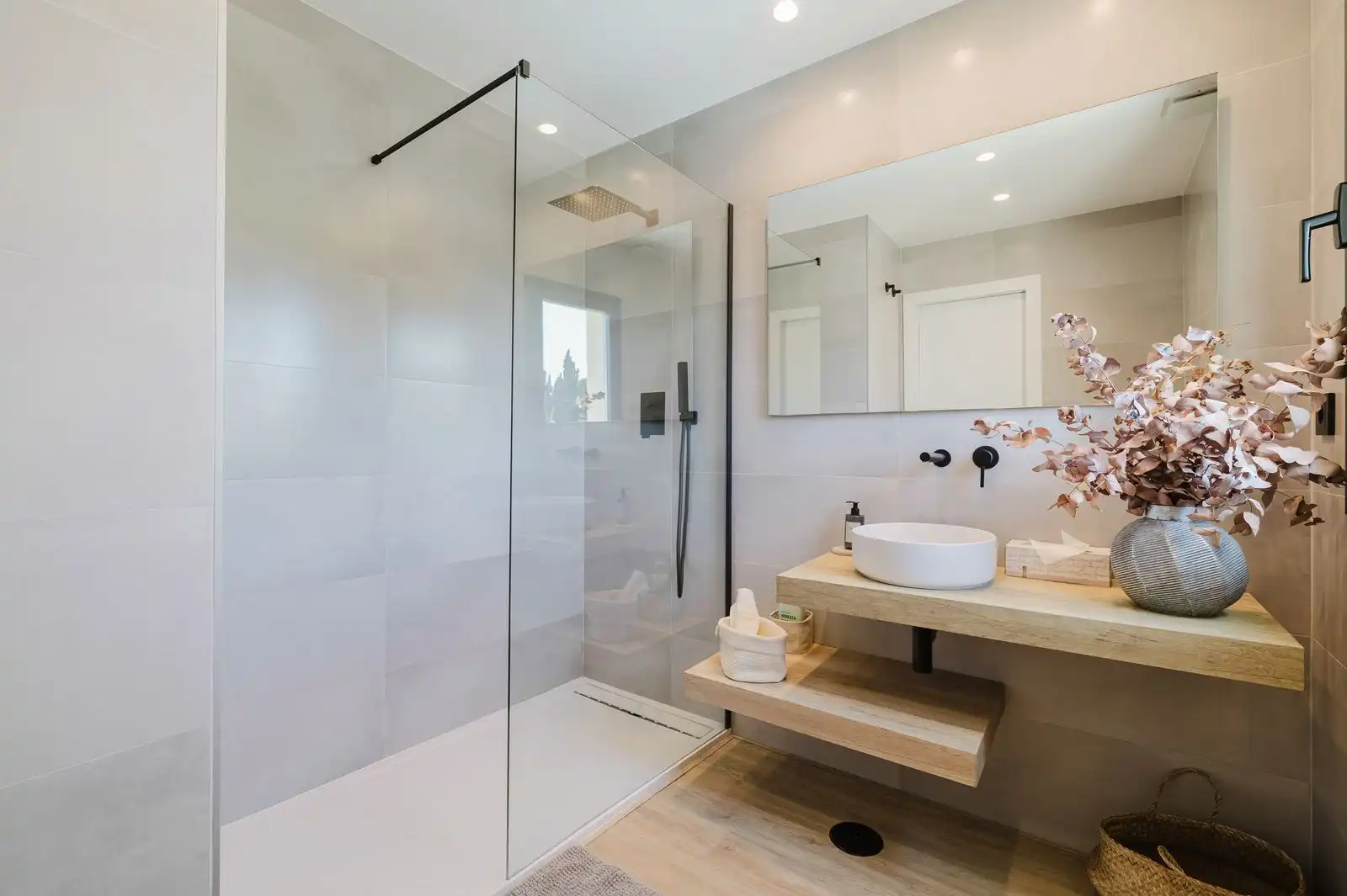 Bathroom of Houses for sale in Marbella  with Air Conditioner, Terrace and Community pool