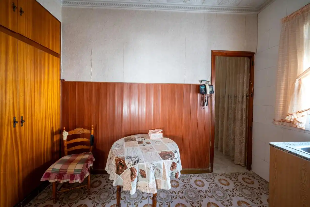 Menjador de Casa adosada en venda en Cox amb Calefacció, Jardí privat i Terrassa