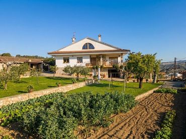 Casa amb balcó en venda a Canyelles