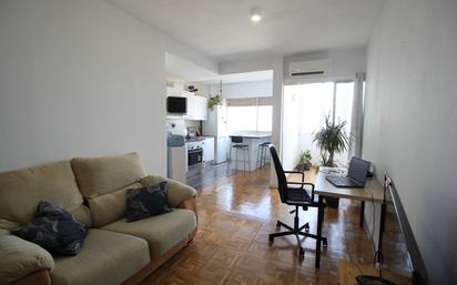 Living room of Flat for sale in  Madrid Capital  with Air Conditioner and Terrace