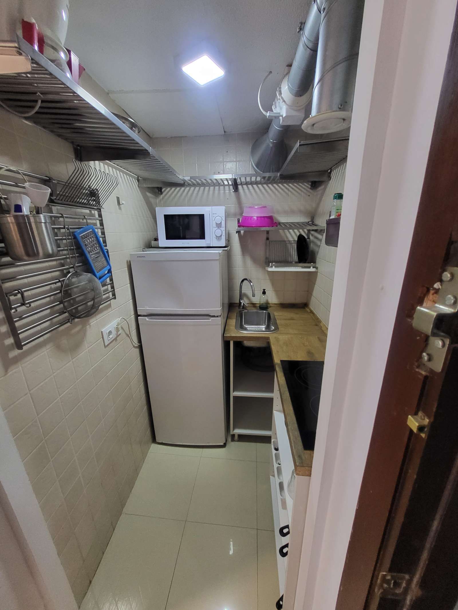 Cuina de Estudi per a compartir en  Sevilla Capital amb Aire condicionat, Terrassa i Moblat