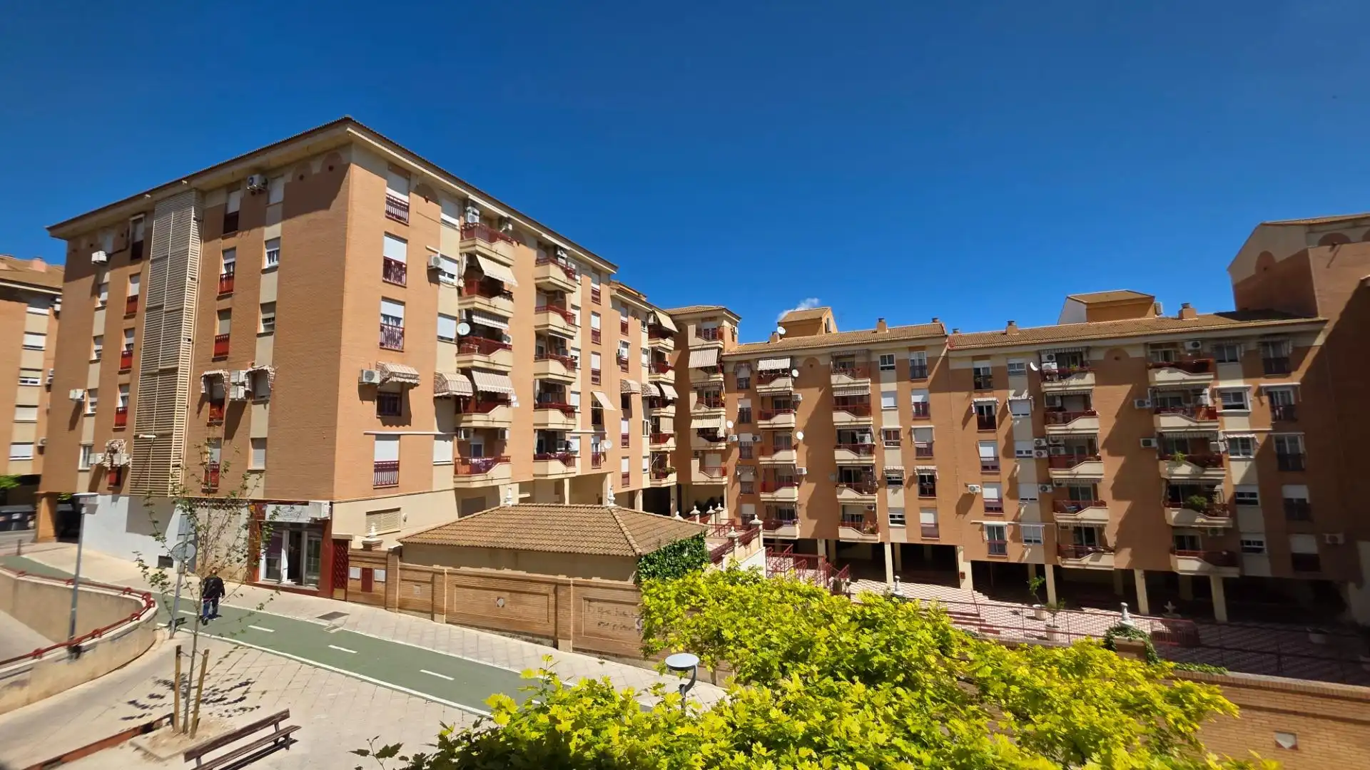 Vista exterior de Pis en venda en Jaén amb Aire condicionat, Calefacció i Terrassa
