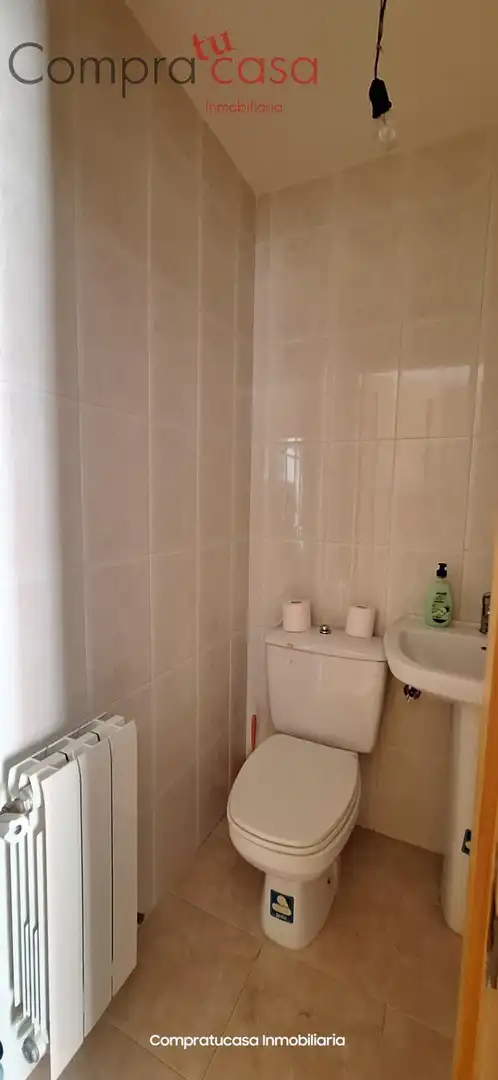 Bany de Dúplex en venda en Segovia amb Calefacció, Jardí privat i Parquet