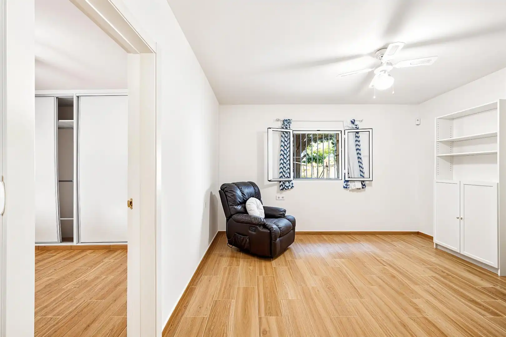 Sala de estar de Casa o chalet en venta en Chiclana de la Frontera con Trastero