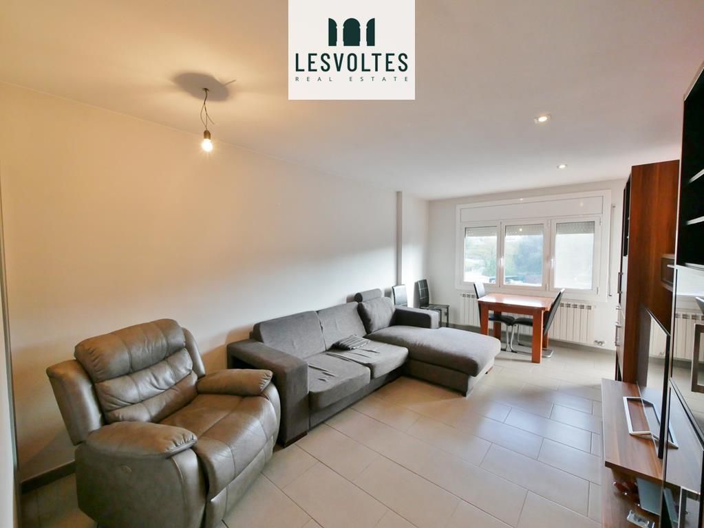 Living room of Flat for sale in Flaçà  with Air Conditioner, Heating and Terrace